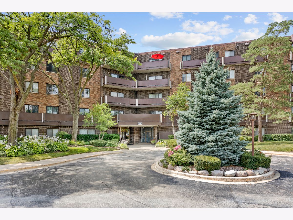 Condominiums Sold Village On The Lake Elk Grove Village Illinois, 840 Wellington