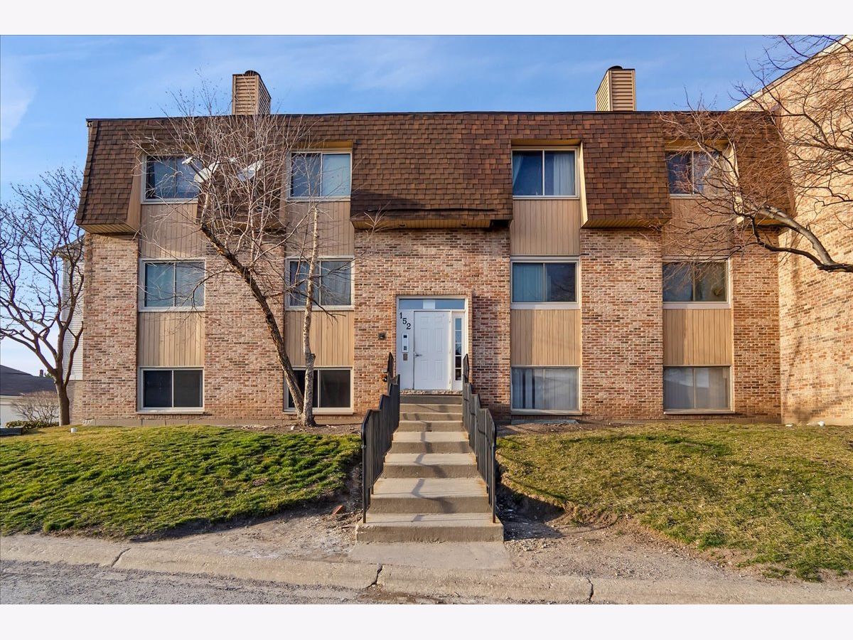 Condominiums Sold Watersedge Glendale Heights Illinois, 152 Waters Edge
