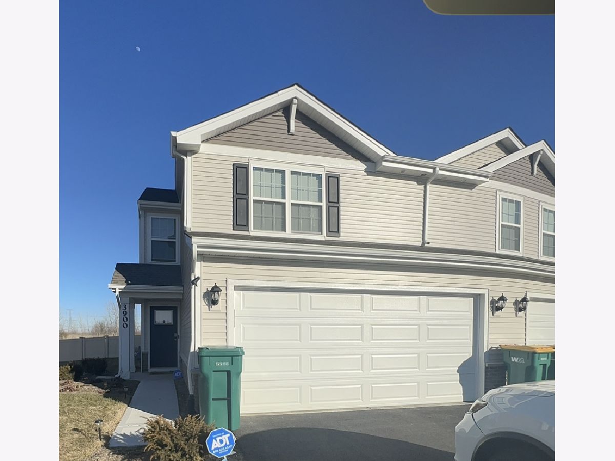 Homes & Condos & Townhomes Rented Cedar Creek Joliet Illinois, 3900 Brickyard