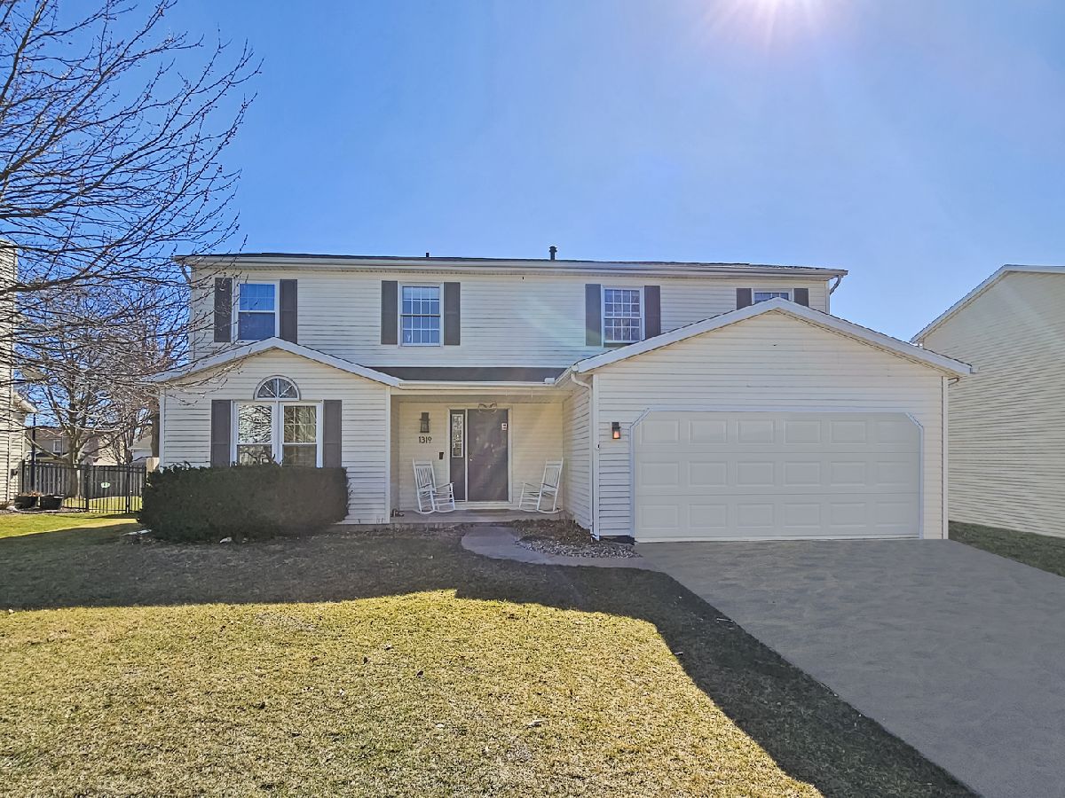 Homes & Condos & Townhomes Sold Tramore Normal Illinois, 1319 Limerick