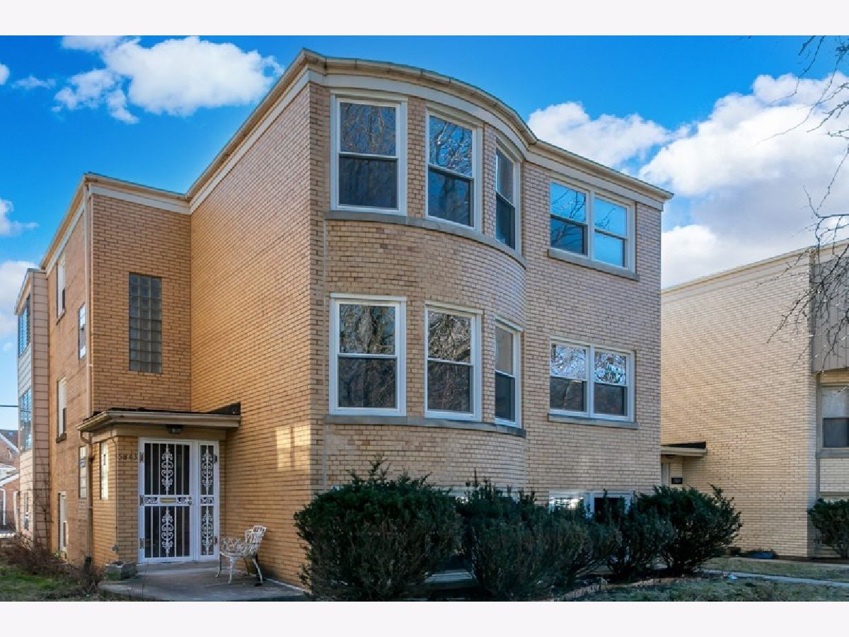 Homes & Condos & Townhomes Rented Sauganash Chicago Illinois, 5843 Cicero