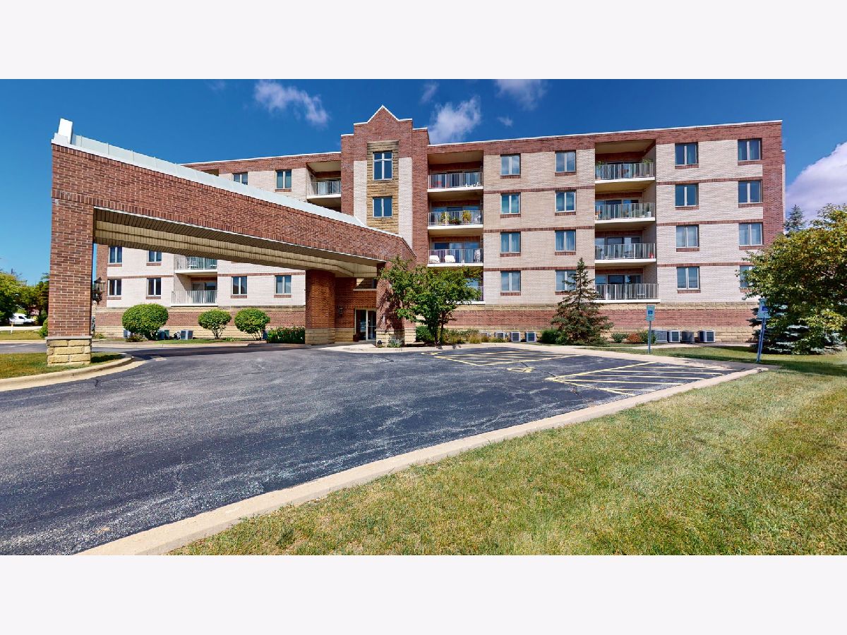 Condominiums Sold Essex Place Elmhurst Illinois, 201 Brush Hill