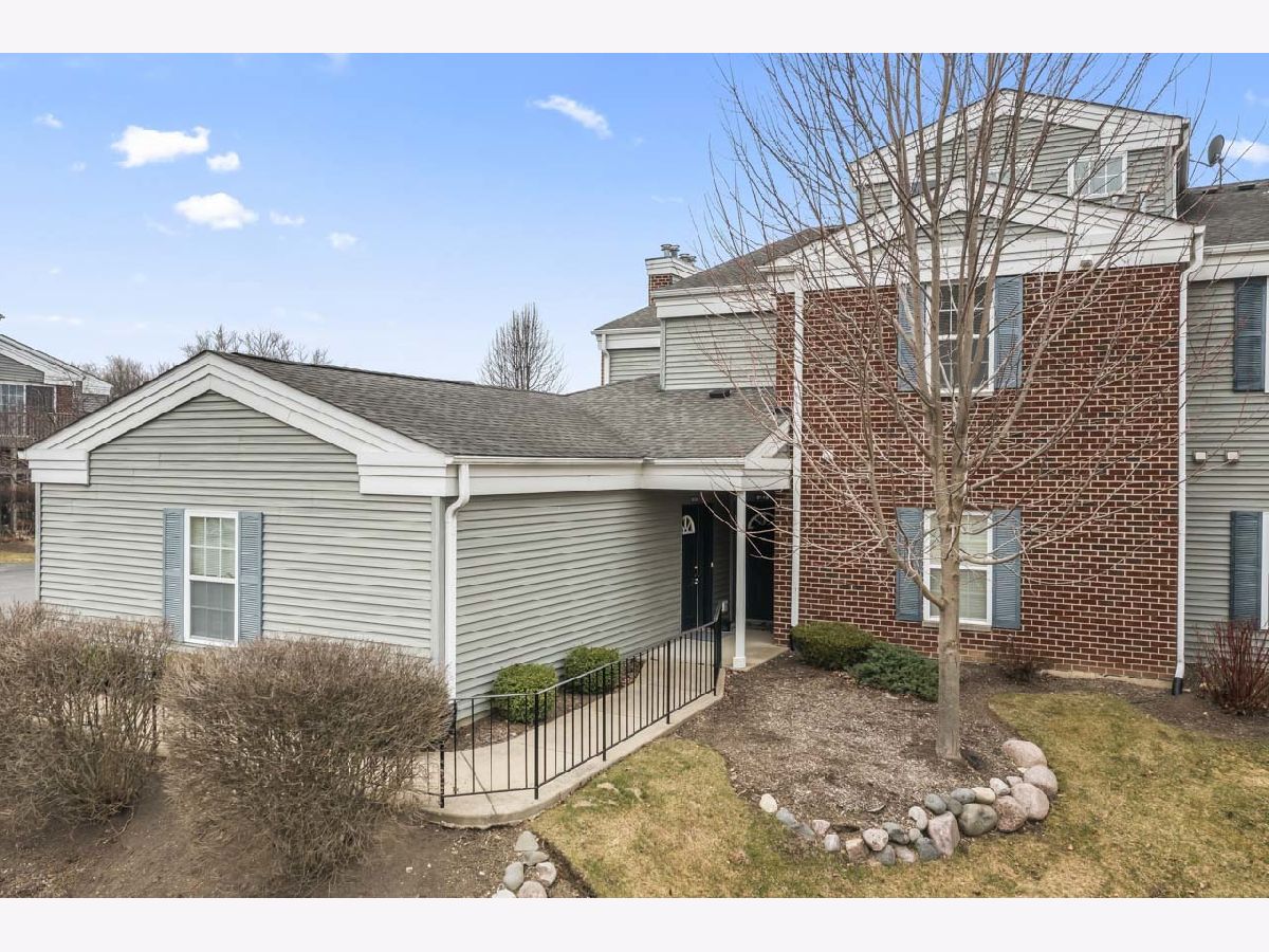 Townhomes & Condos Sold Reva Bay Fox Lake Illinois, 8120 Honeysuckle