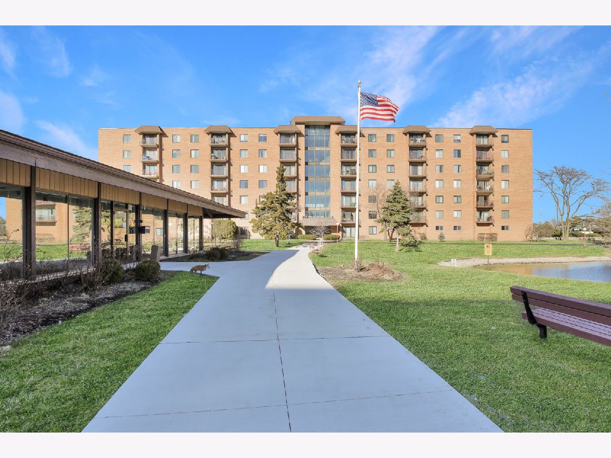 Condominiums Sold Crystal Towers Mount Prospect Illinois, 1717 Crystal