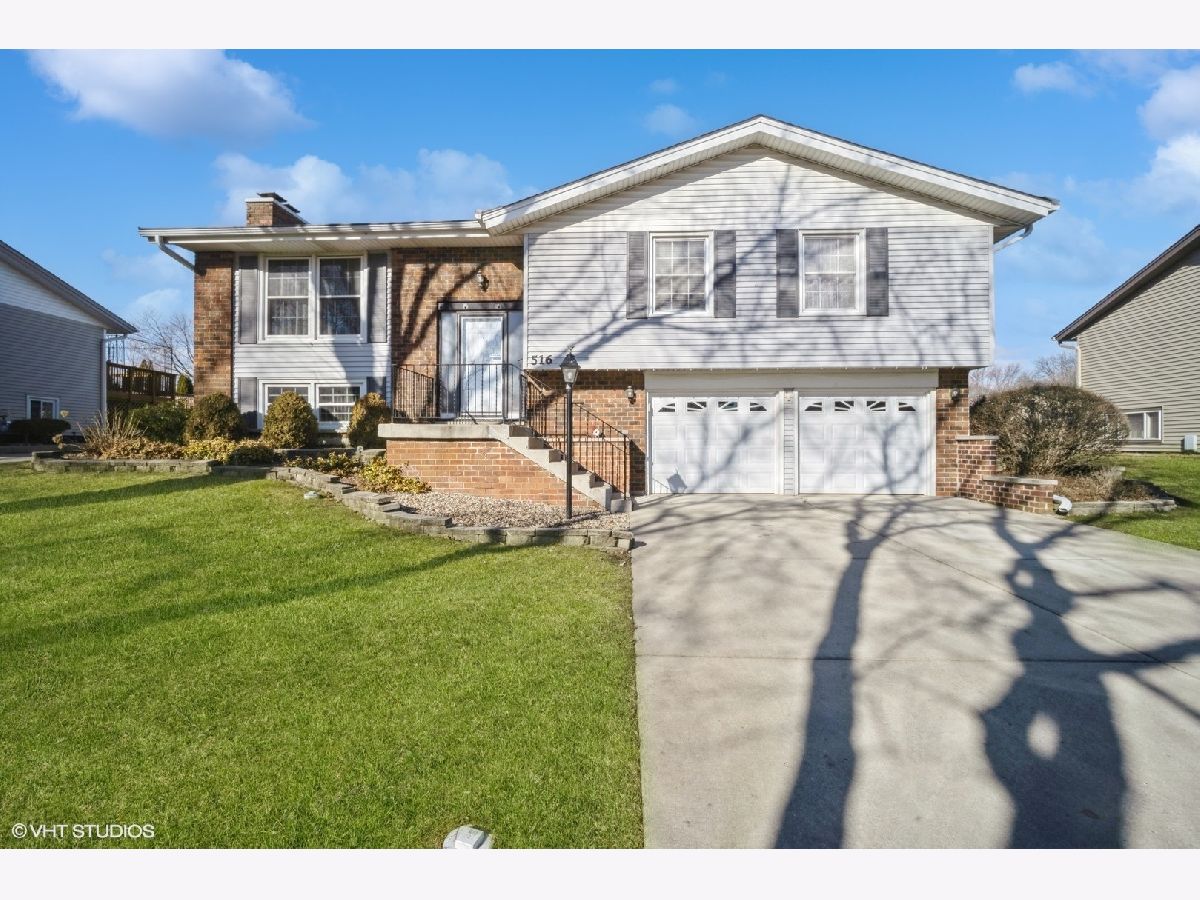 Homes & Condos & Townhomes Rented Weathersfield Schaumburg Illinois, 516 Janine
