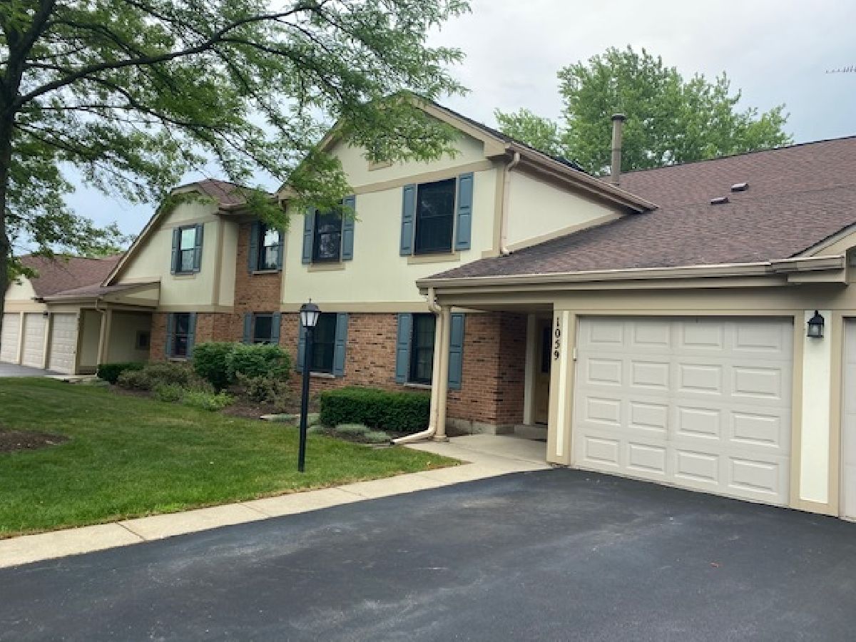 Condos & Townhomes Rented Lexington Commons Wheeling Illinois, 1059 Deerpath