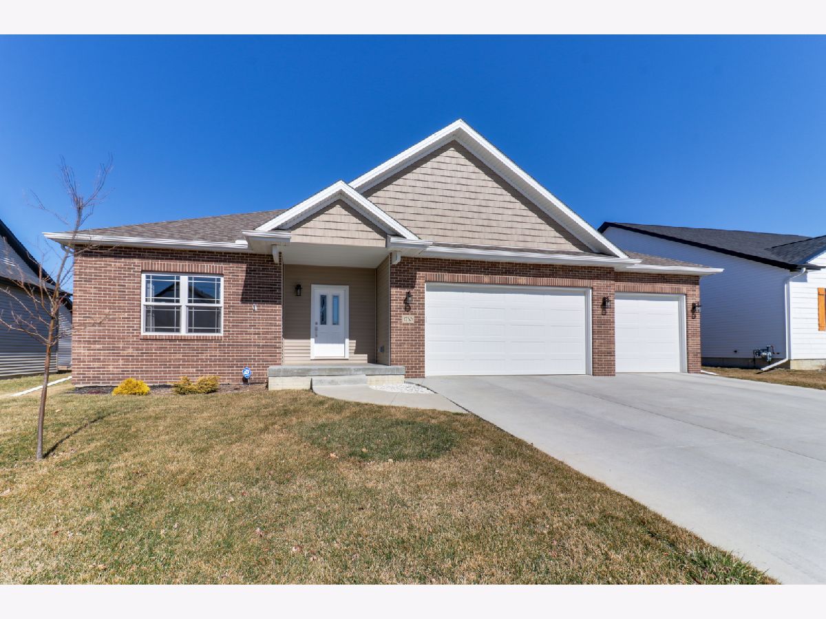 Homes Sold Hershey Grove Bloomington Illinois, 1730 Eide