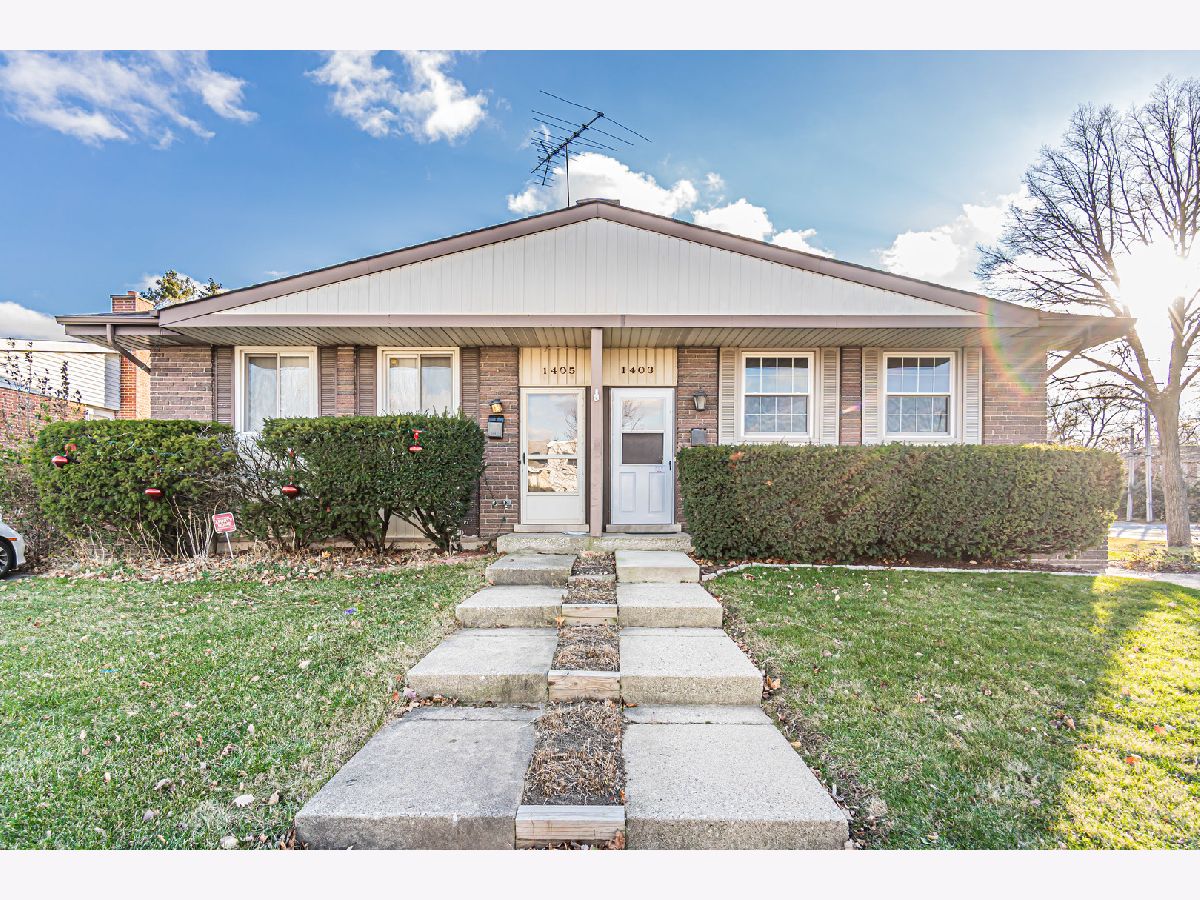 Condos & Townhomes Rented Sugarbrook Arlington Heights Illinois, 1403 Lillian