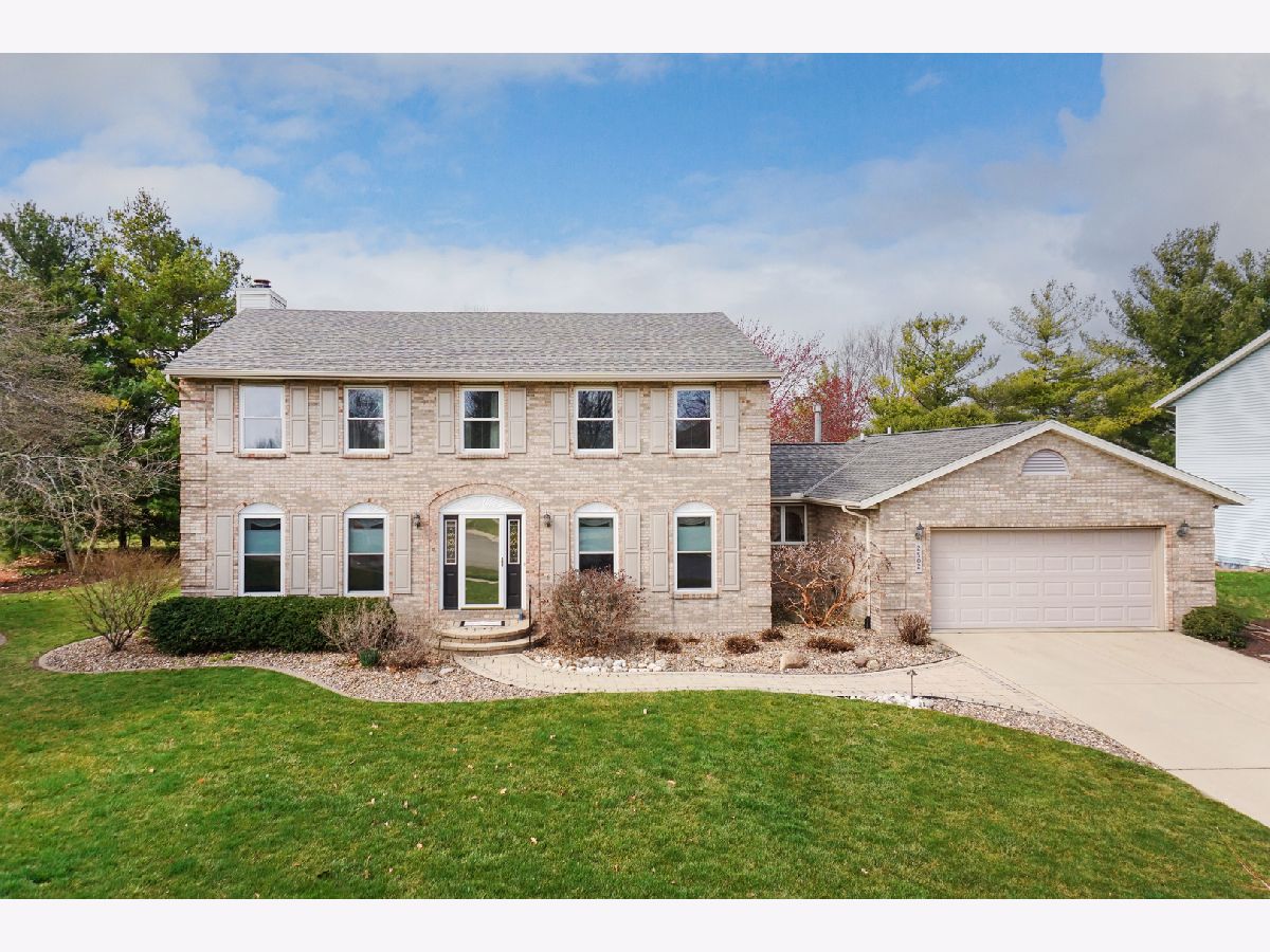 Homes & Condos & Townhomes Sold Eagle Ridge Bloomington Illinois, 2502 Park Ridge