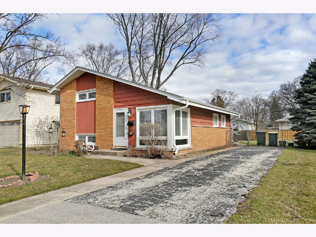 Homes & Condos & Townhomes Sold Arlington Acres Arlington Heights Illinois, 405 Windsor