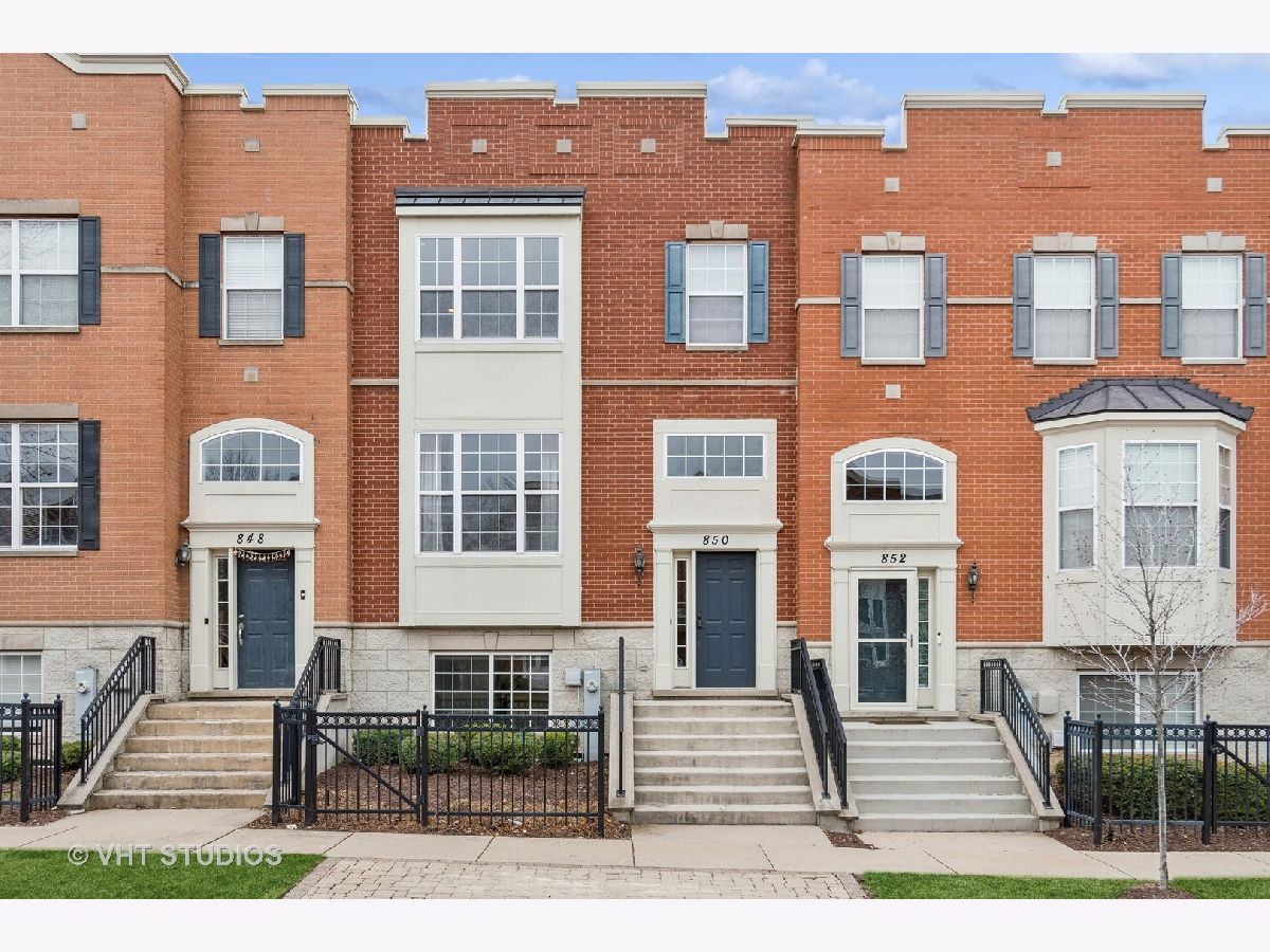 Townhomes & Condos Sold Lehigh Station Aurora Illinois, 850 Station
