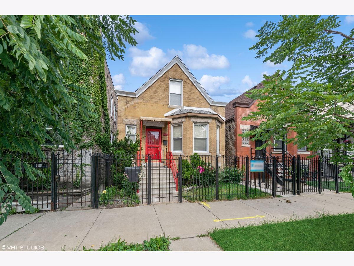 Condos & Townhomes & Homes Sold Logan Square Chicago Illinois, 2721 Western
