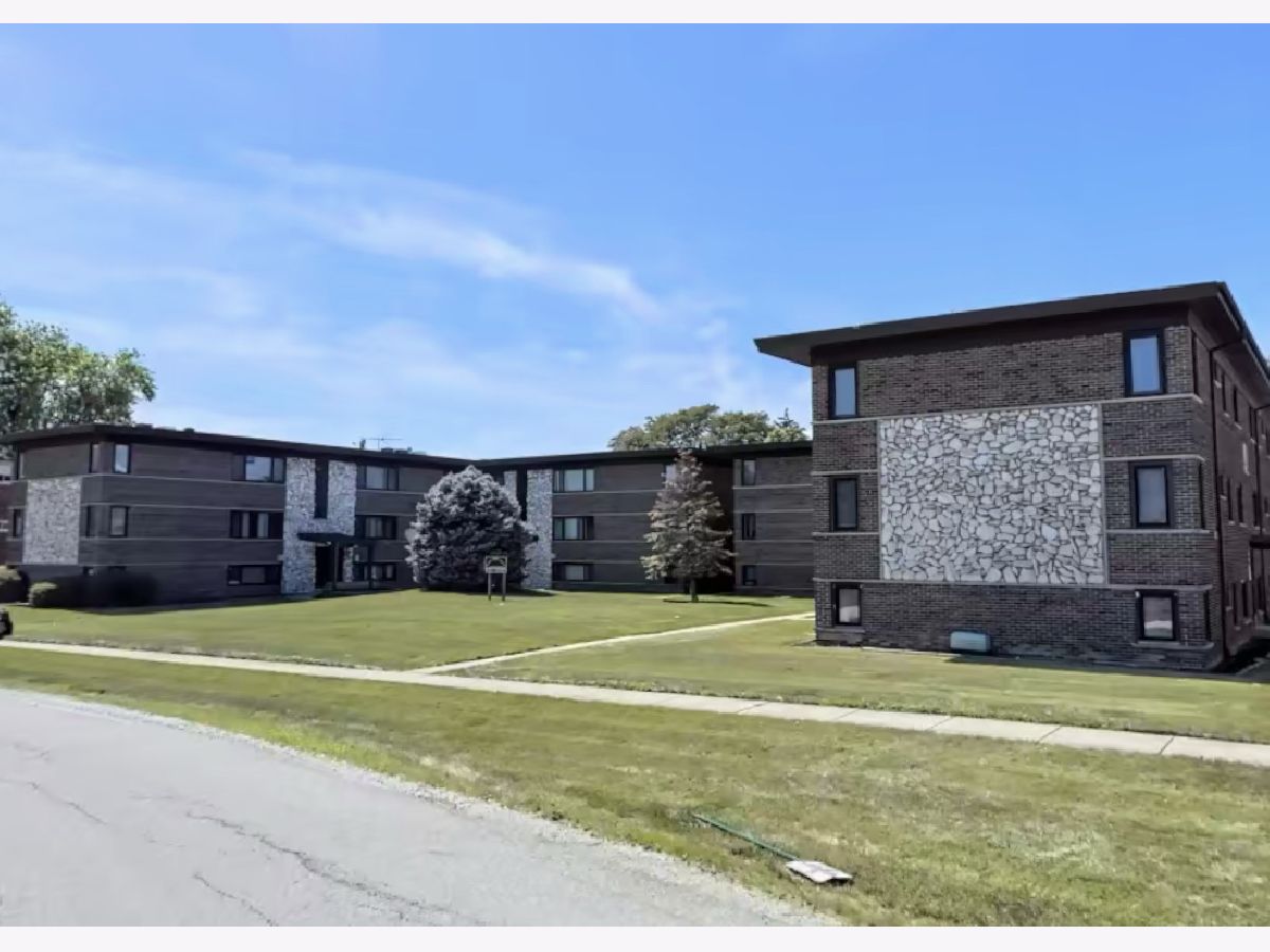 Homes & Condominiums Sold Peaks Park Worth Illinois, 6814 Lode