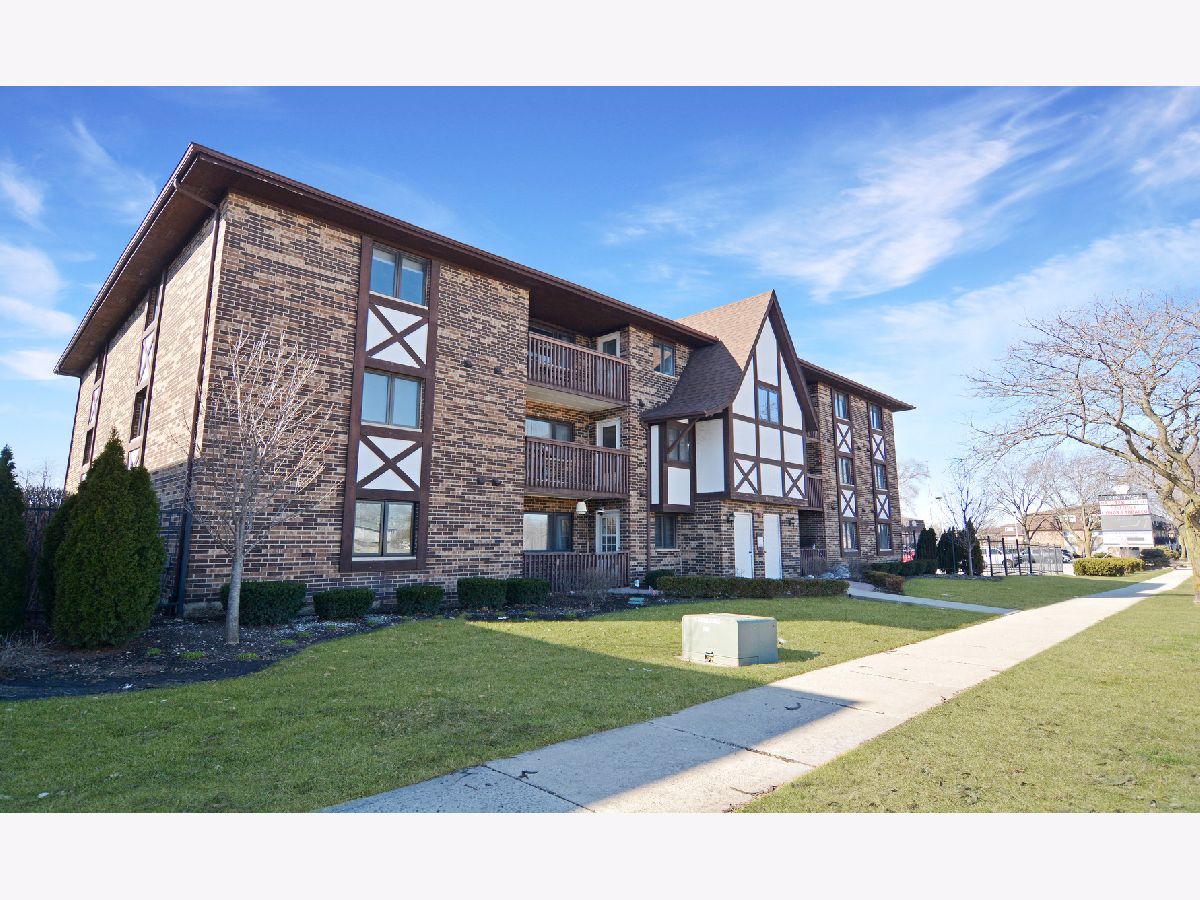 Condominiums Sold Claridge Condos Chicago Ridge Illinois, 10620 Ridgeland