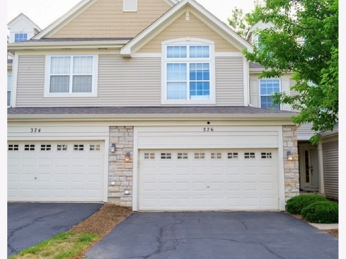 Townhomes Rented Woodland Lakes Aurora Illinois, 376 Vaughn