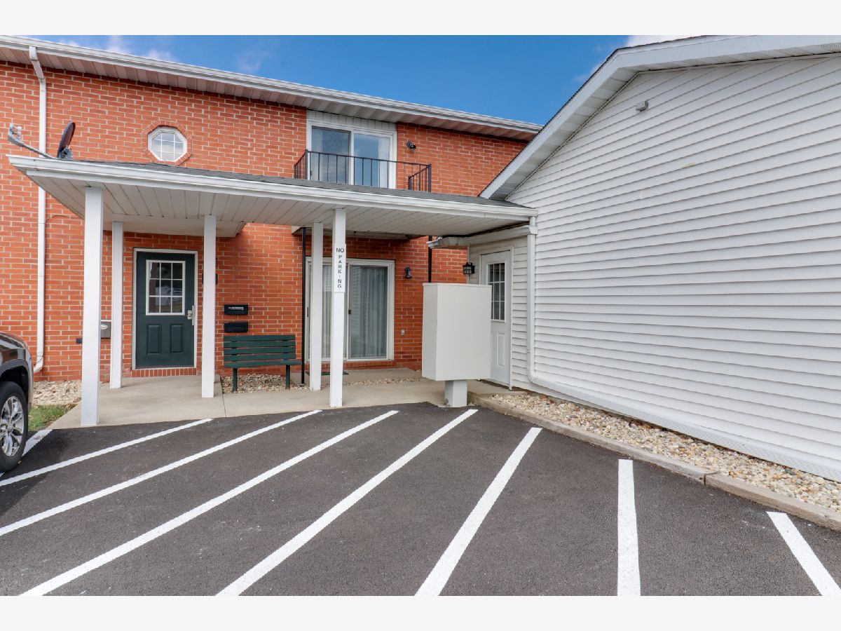 Condos & Townhomes & Homes Sold Canterbury Bloomington Illinois, 14 Canterbury