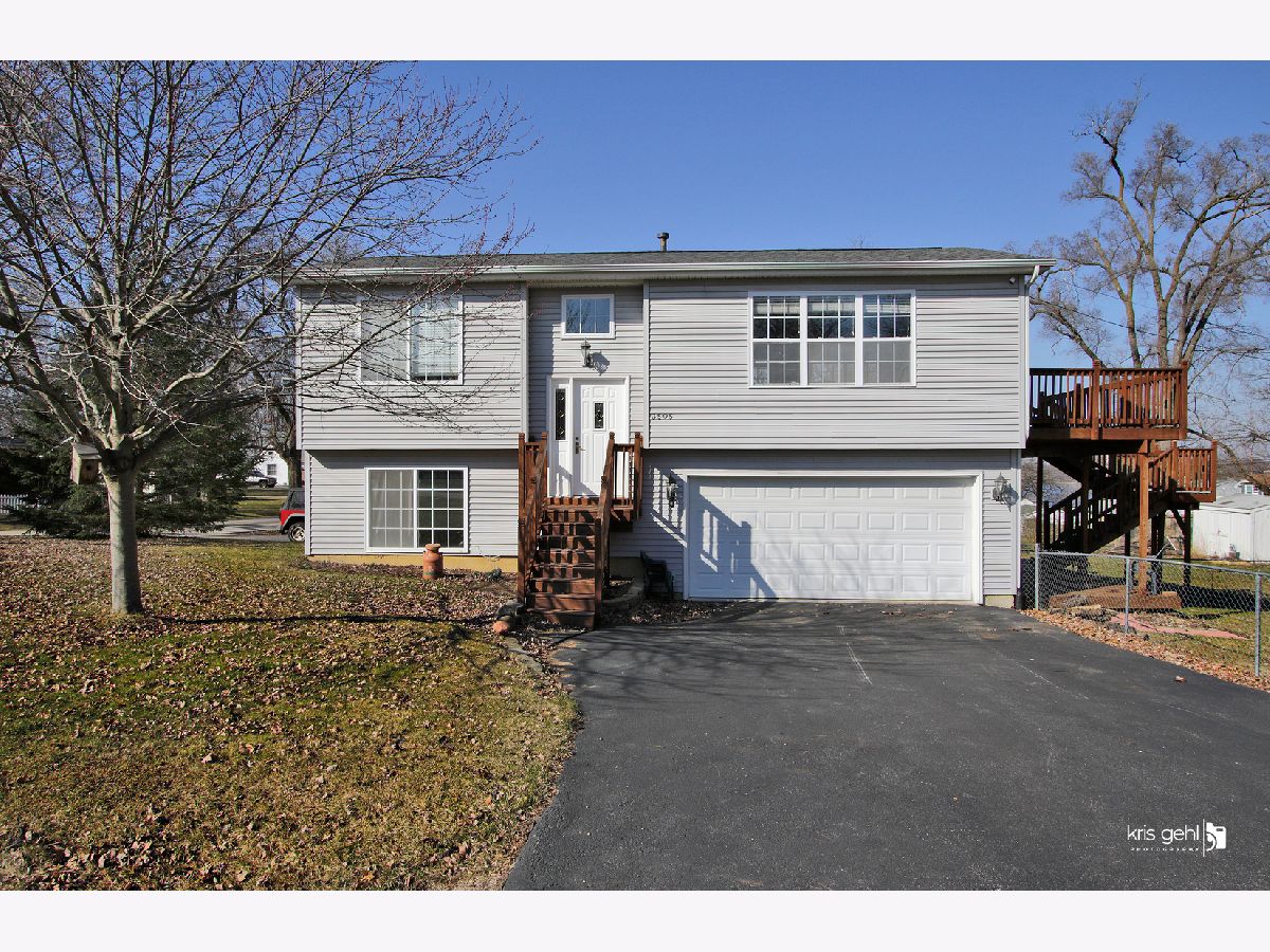 Homes Sold Shore Hills Wonder Lake Illinois, 3505 Hilltop