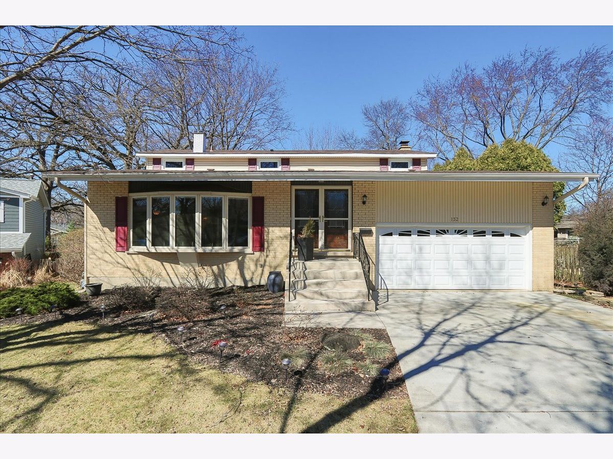 Homes Sold Timbercrest Schaumburg Illinois, 132 Hilltop