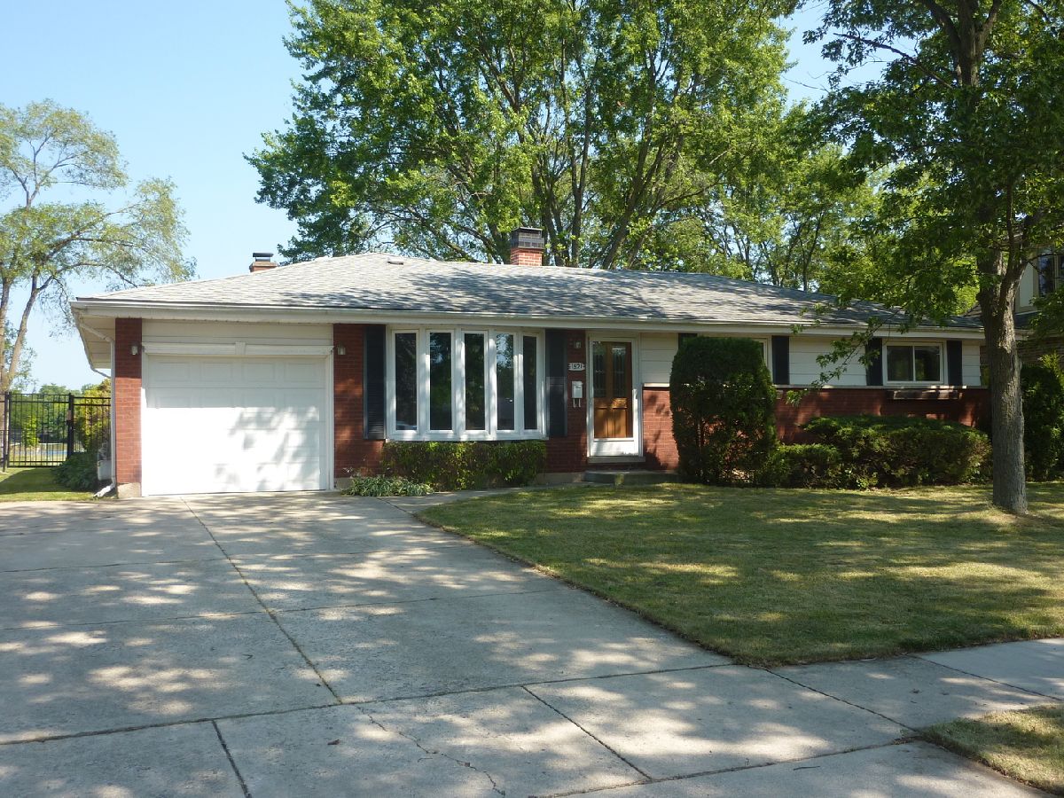 Homes Rented Hasbrook Arlington Heights Illinois, 1521 Walnut