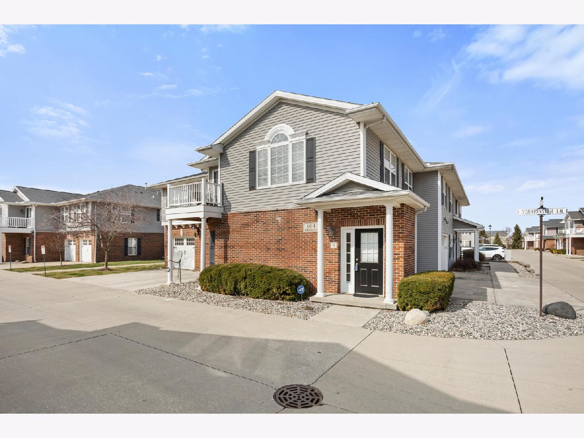Condos & Townhomes Sold The Courtyards Savoy Illinois, 104 Yorkminster