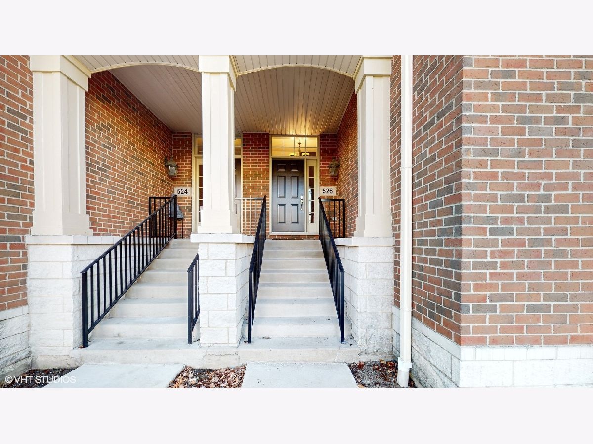 Condos & Townhomes Sold South Commons Deerfield Illinois, 526 Commons