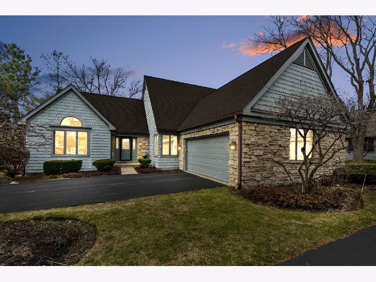 Townhomes & Condos & Homes Sold Woodlands Darien Illinois, 1016 Woodrush