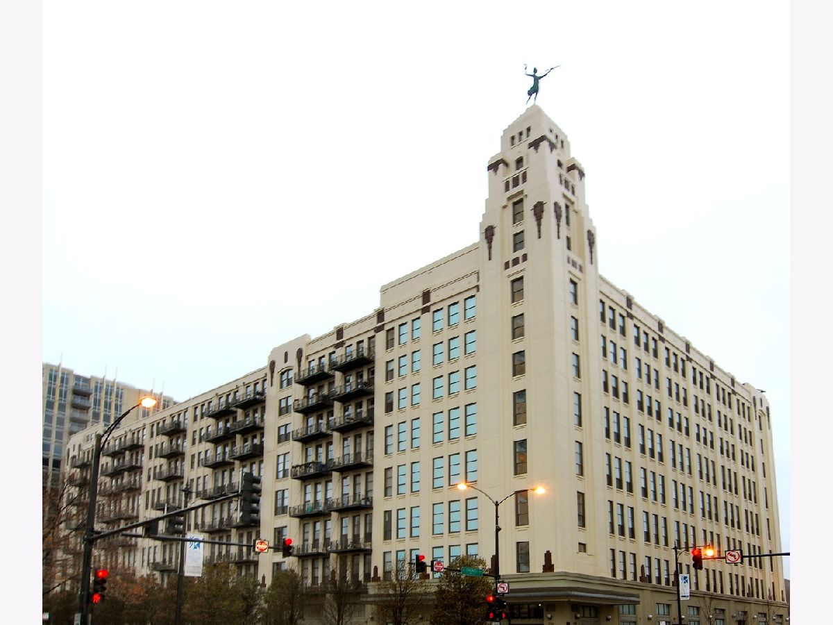 Condominiums Sold One River Place Chicago Illinois, 758 Larrabee