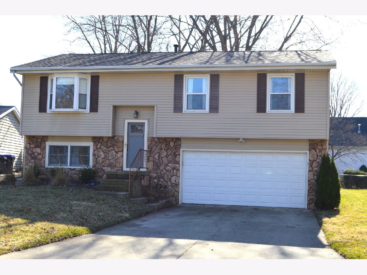 Homes & Condos & Townhomes Sold Lakewood Bloomington Illinois, 2417 Anchor