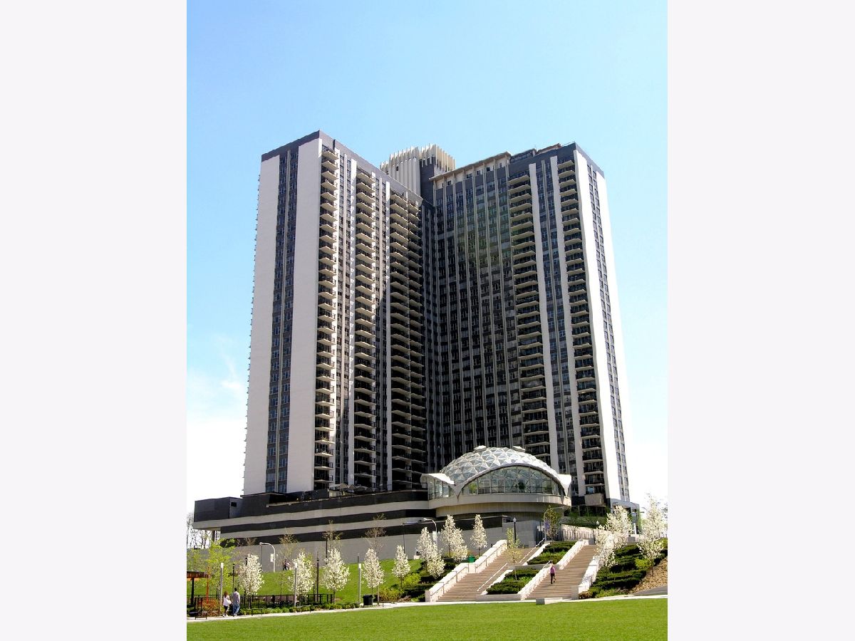 Condos & Townhomes Sold New Eastside Chicago Illinois, 400 Randolph