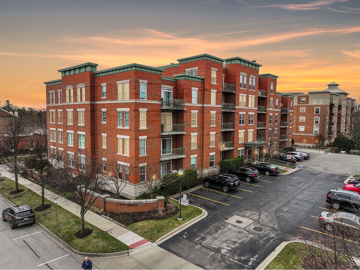 Condominiums Sold Benchmark Palatine Illinois, 132 Johnson