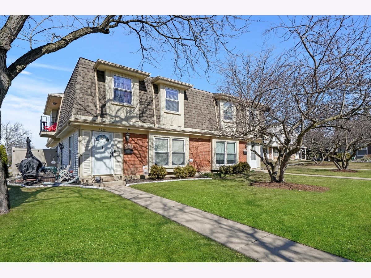 Townhomes Sold Castle Rock Schaumburg Illinois, 2204 Ramsey