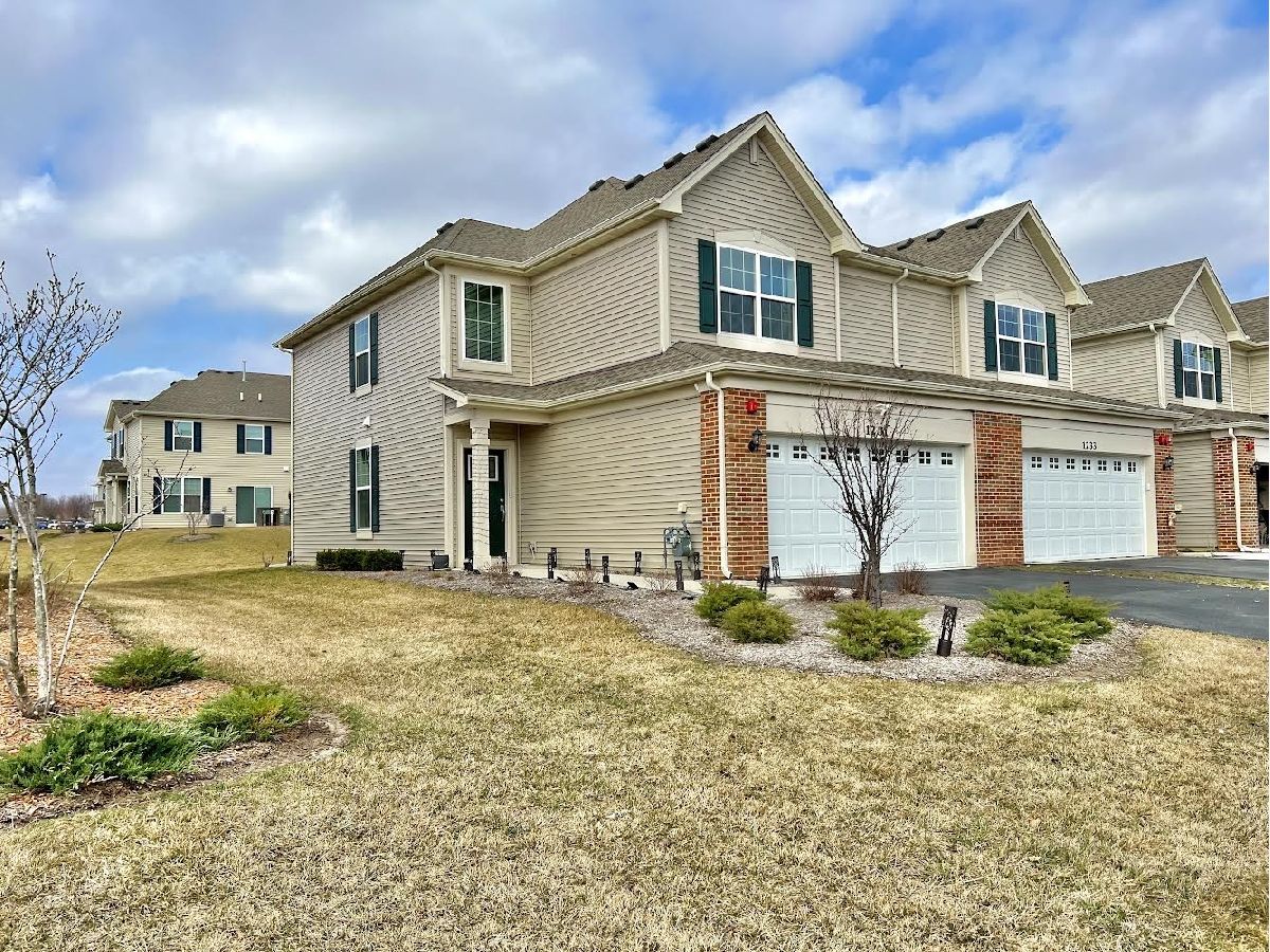 Homes & Townhomes Rented Raintree Village Yorkville Illinois, 1231 Hawk Hollow