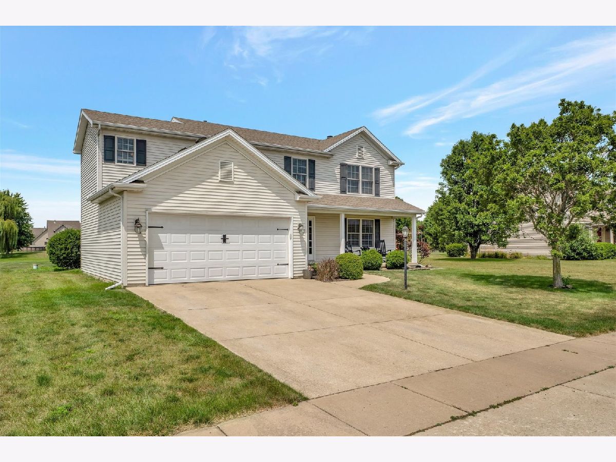 Homes Sold Wiltshire Estates St Joseph Illinois, 605 Country Acres