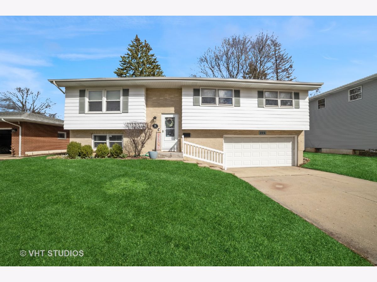 Homes Sold Fairview Plaza St Charles Illinois, 226 Fairview