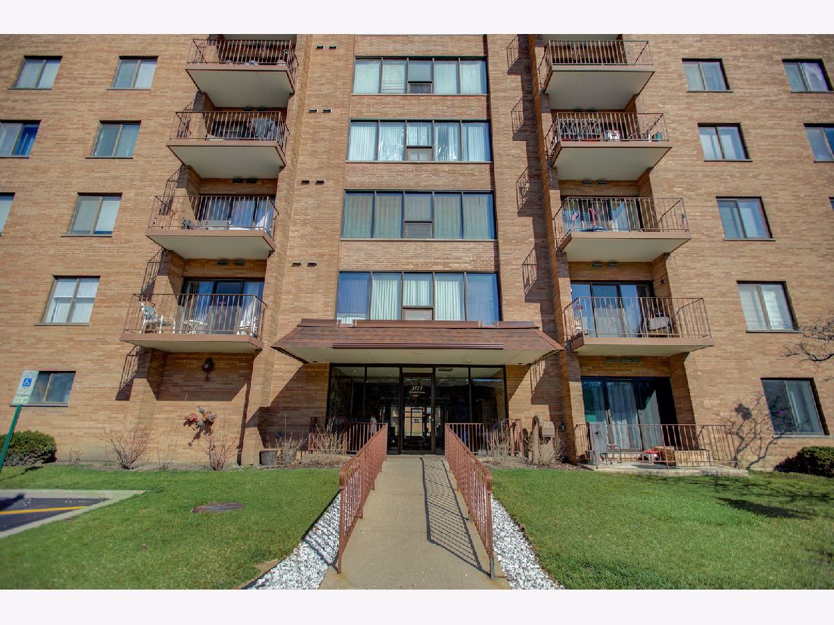 Condominiums Sold Crystal Towers Mount Prospect Illinois, 1777 Crystal