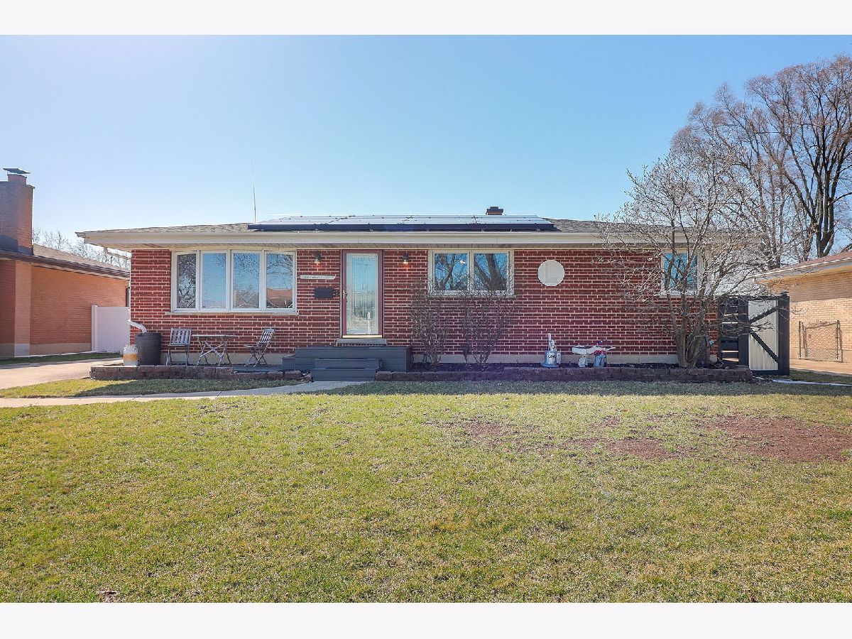 Homes Sold Lullos Green Meadows Addison Illinois, 661 Saint Aubin