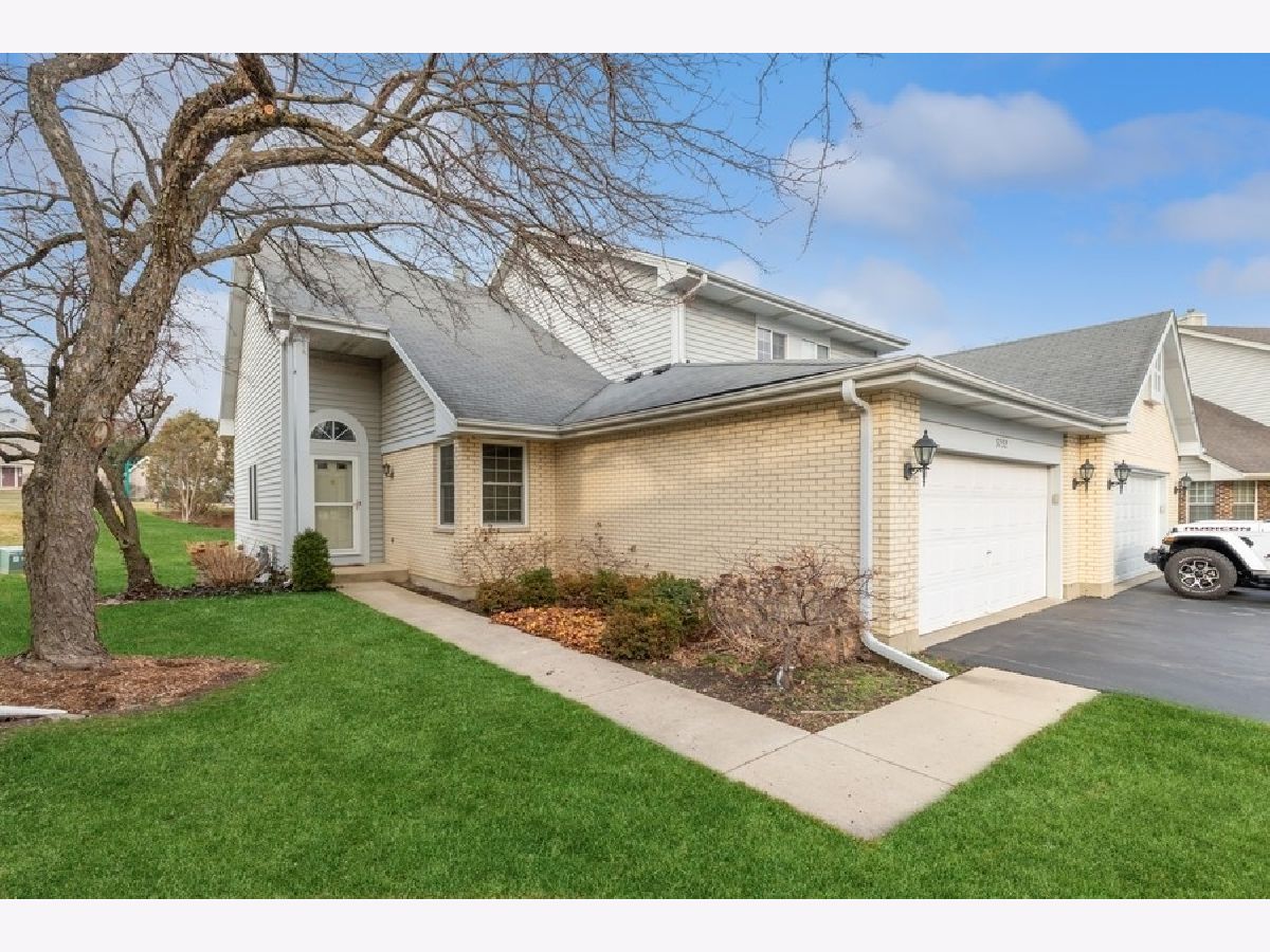 Heather Ridge Gurnee IL, Townhomes & Condos & Homes For Sale & For Rent