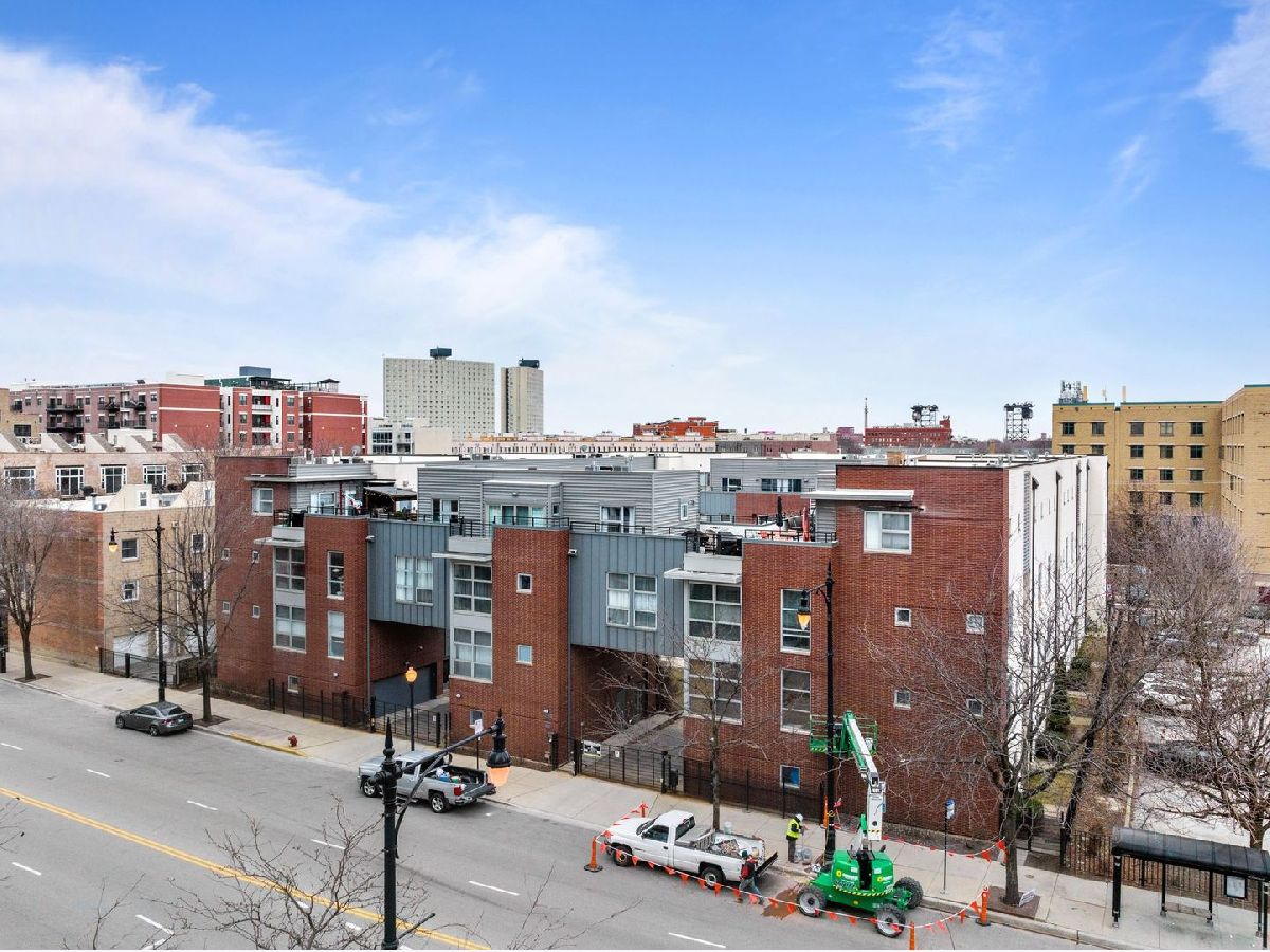 Condominiums Sold Michigan Avenue Gardens Chicago Illinois, 1808 Michigan