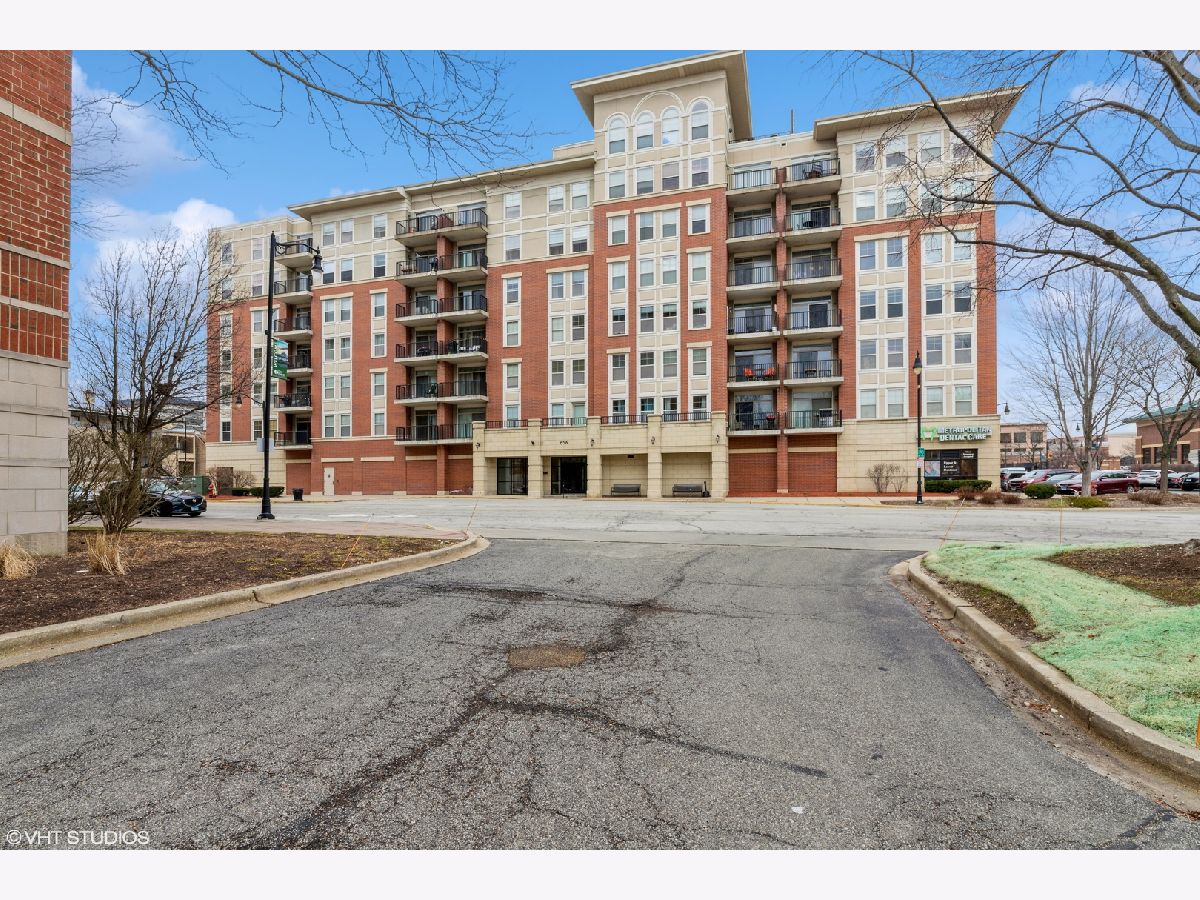 Condominiums Sold Metropolitan Square Des Plaines Illinois, 656 Pearson