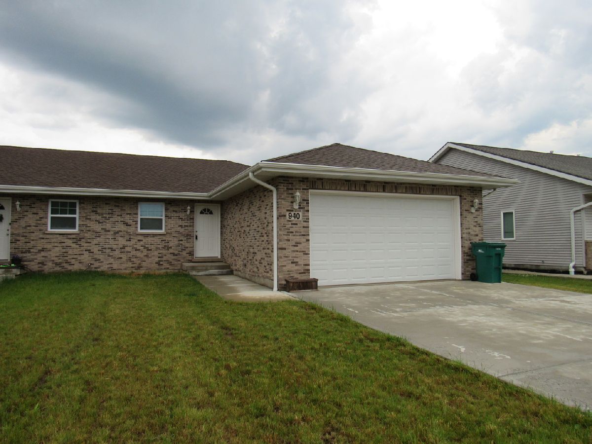  Rented Braidwood Illinois, 940 Bergera