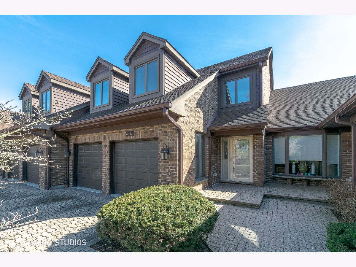 Condos & Townhomes Sold Courtyards Of Westchester Westchester Illinois, 11127 Regency