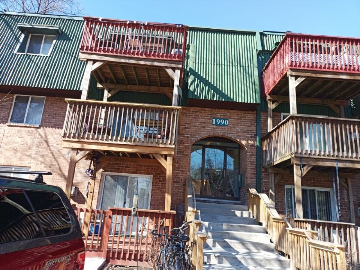 Condominiums Sold Walden Woods Aurora Illinois, 1990 Tall Oaks