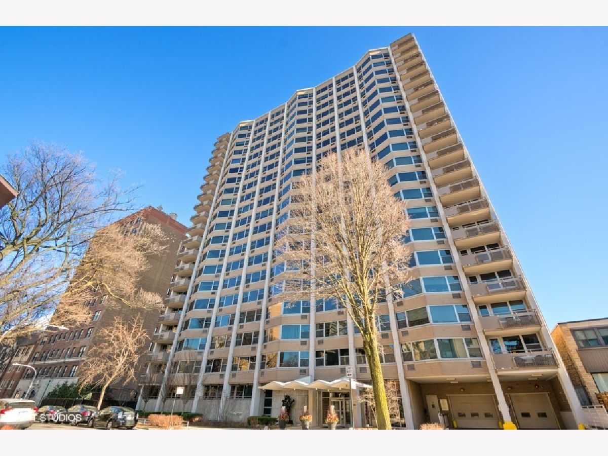 Condominiums Sold 555 Cornelia Condos Chicago Illinois, 555 Cornelia