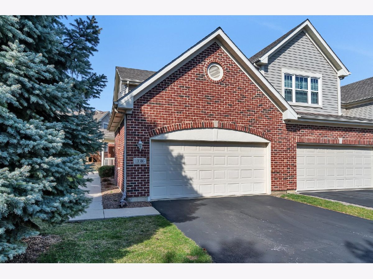 Townhomes & Condos & Homes Sold Forest Ridge Palos Heights Illinois, 13316 Forest Ridge