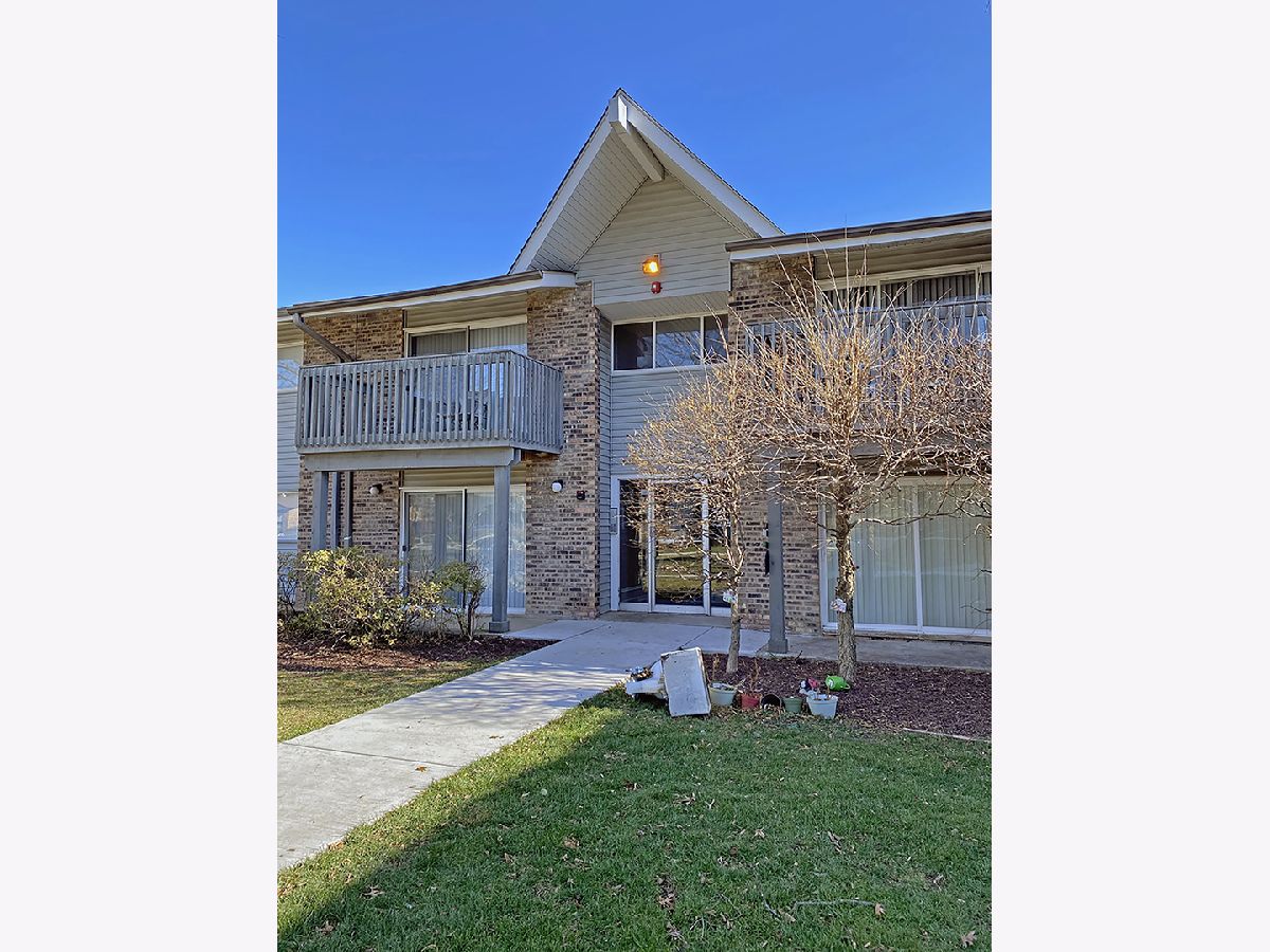 Condominiums Sold Waterfall Glen Willowbrook Illinois, 16W641 Mockingbird