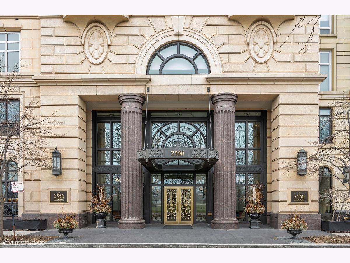 Condominiums Sold Lincoln Park 2550 Chicago Illinois, 2550 Lakeview