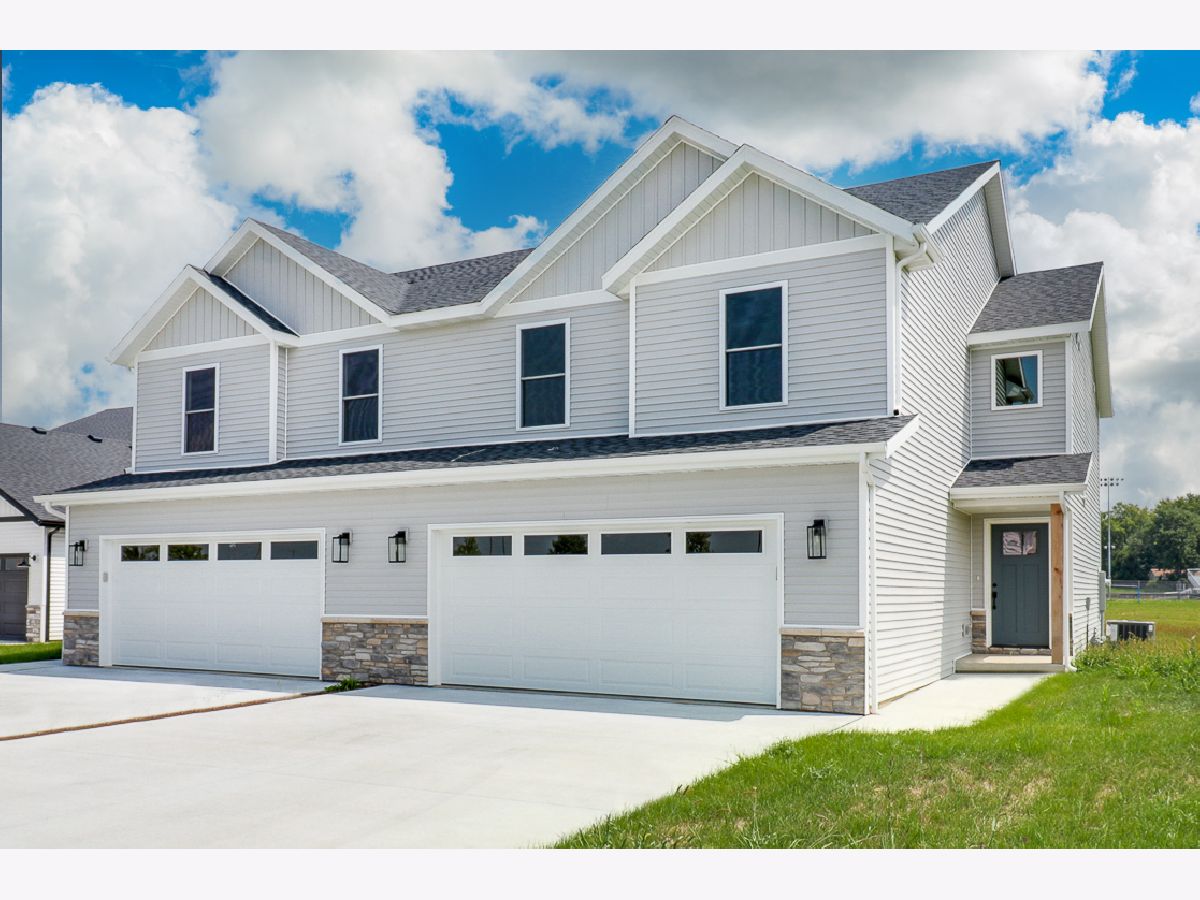 Condos & Townhomes & Homes Sold Prairie Meadows Heyworth Illinois, 425 Jenny