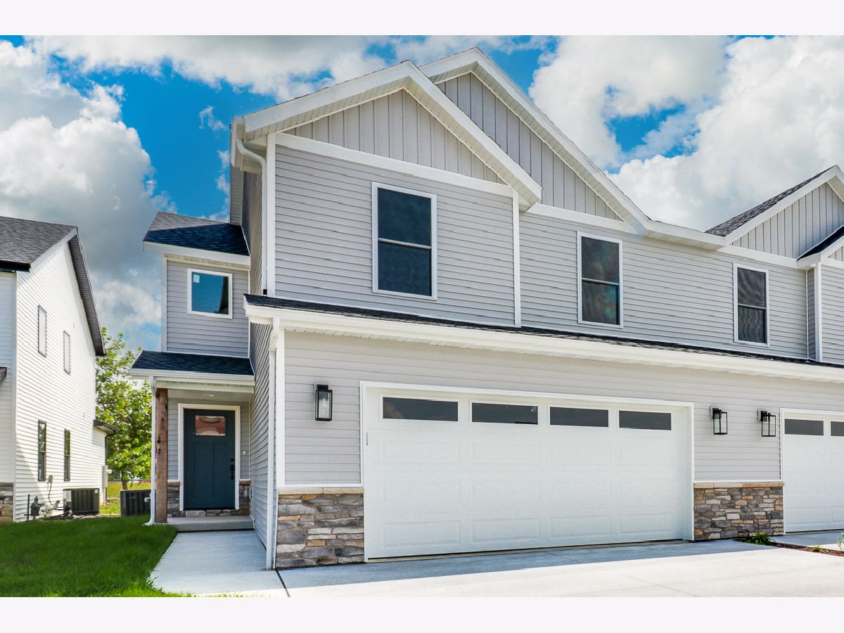 Condos & Townhomes & Homes Sold Prairie Meadows Heyworth Illinois, 425 Jenny