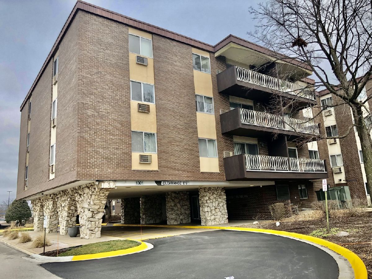 Condominiums Sold Point West Lombard Illinois, 1301 Finley