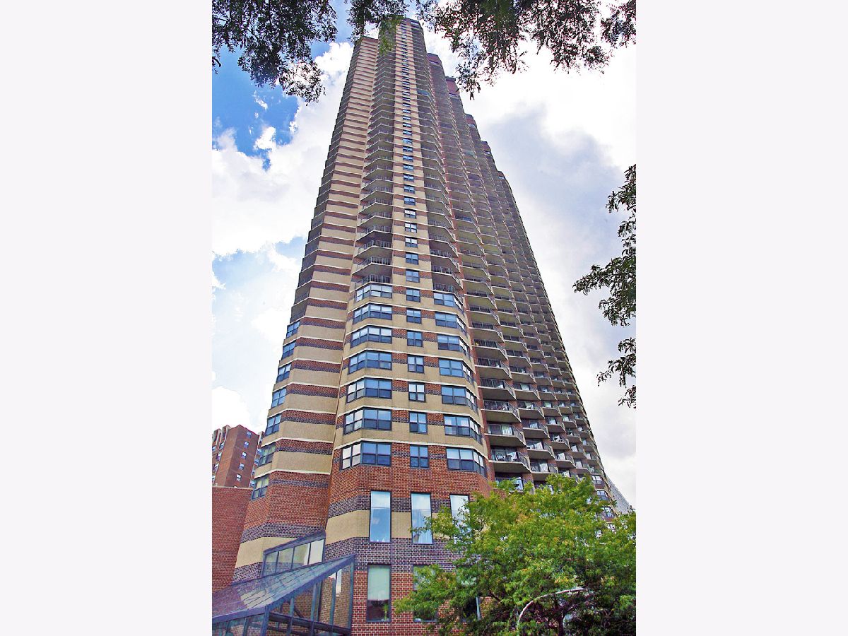 Condominiums Sold The New York Chicago Illinois, 3660 Lake Shore